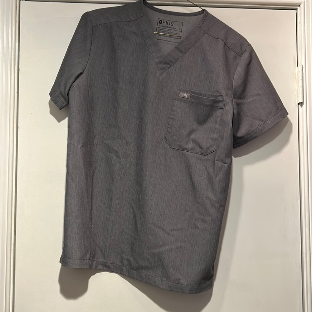 Figs size small men’s gray scrub top